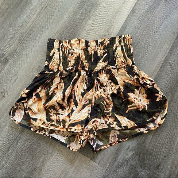 Free People Movement Shorts Athleisure Workout Black Floral XS Stretch - Picture 2 of 10